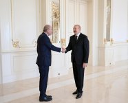President Ilham Aliyev receives Deputy Prime Minister of Jordan (PHOTO)