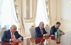 President Ilham Aliyev receives Deputy Prime Minister of Jordan (PHOTO)