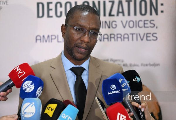 Senegalese journalist highlights economic cost of negative Africa narratives