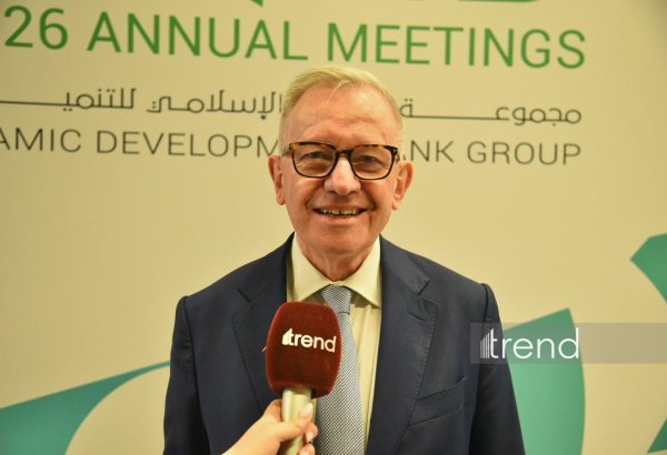 AIIB eyes co-op with Azerbaijan in creating green energy hub (Interview)