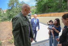 President Ilham Aliyev inspects restoration works in Shusha’s Kichik Galaderesi village and meets with returning residents (PHOTO)