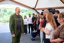 President Ilham Aliyev inspects restoration works in Shusha’s Kichik Galaderesi village and meets with returning residents (PHOTO)