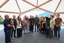 President Ilham Aliyev inspects restoration works in Shusha’s Kichik Galaderesi village and meets with returning residents (PHOTO)
