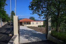 President Ilham Aliyev inspects restoration works in Shusha’s Kichik Galaderesi village and meets with returning residents (PHOTO)
