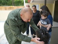 President Ilham Aliyev inspects restoration works in Shusha’s Kichik Galaderesi village and meets with returning residents (PHOTO)