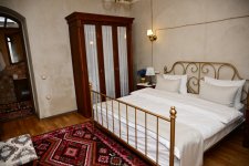 President Ilham Aliyev reviewed new buildings of “Yasaman” Hotel in Shusha (PHOTO)