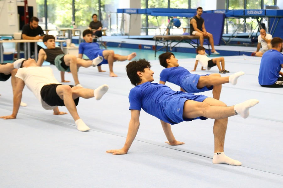 Olympic medalist Matteo Morandi holds master class for Azerbaijani gymnasts (PHOTO)