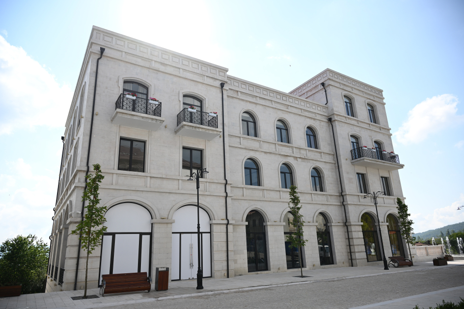 President Ilham Aliyev reviewed progress under public-private partnership project on Garabagh Street in Shusha (PHOTO)