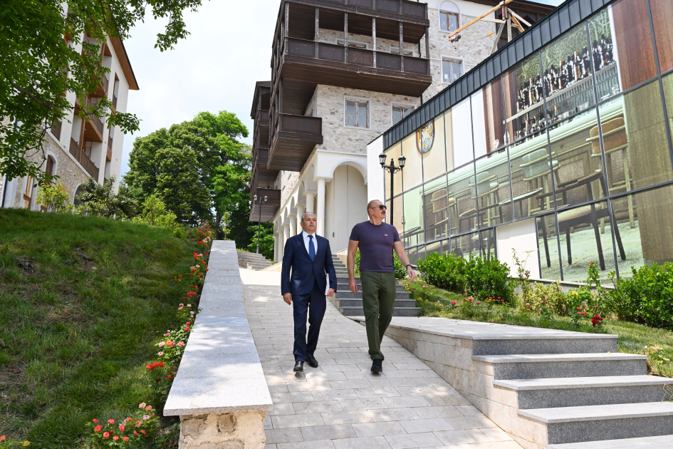 President Ilham Aliyev reviewed progress under public-private partnership project on Garabagh Street in Shusha (PHOTO)