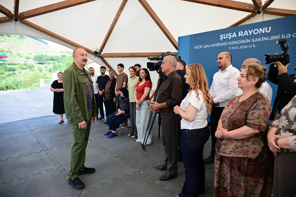 President Ilham Aliyev inspects restoration works in Shusha’s Kichik Galaderesi village and meets with returning residents (PHOTO)