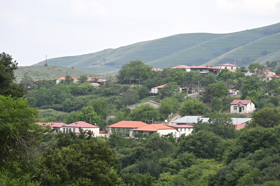 President Ilham Aliyev visited Guzeykhirman village in Khojavend district (PHOTO)