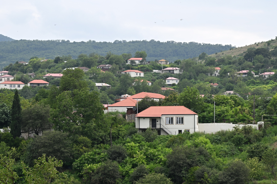 President Ilham Aliyev visited Guzeykhirman village in Khojavend district (PHOTO)