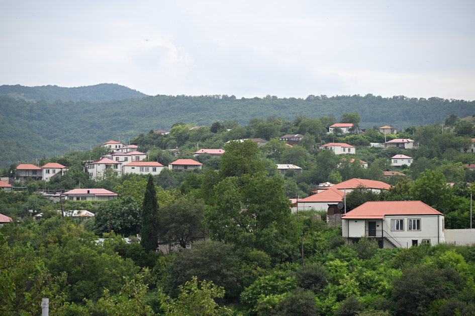 President Ilham Aliyev visited Guzeykhirman village in Khojavend district (PHOTO)