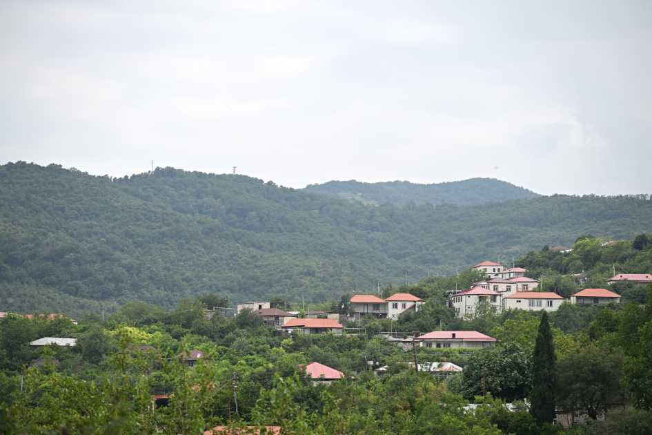 President Ilham Aliyev visited Guzeykhirman village in Khojavend district (PHOTO)