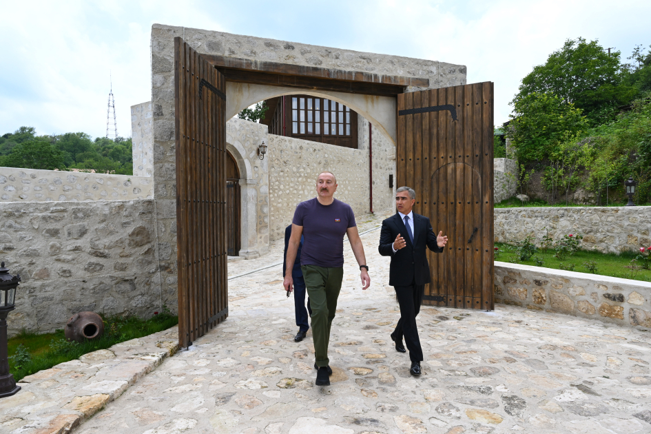 President Ilham Aliyev reviewed new buildings of “Yasaman” Hotel in Shusha (PHOTO)