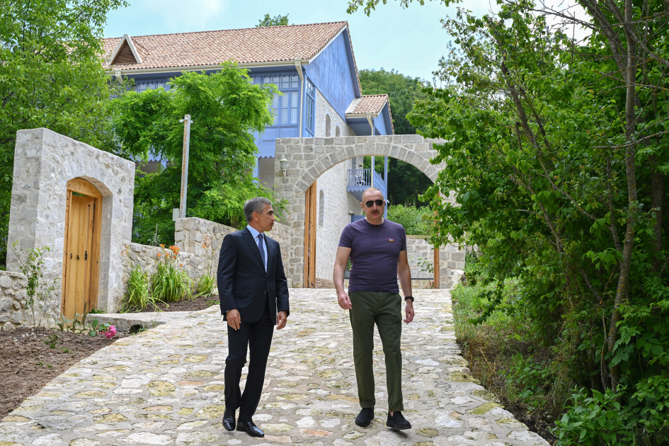 President Ilham Aliyev reviewed new buildings of “Yasaman” Hotel in Shusha (PHOTO)
