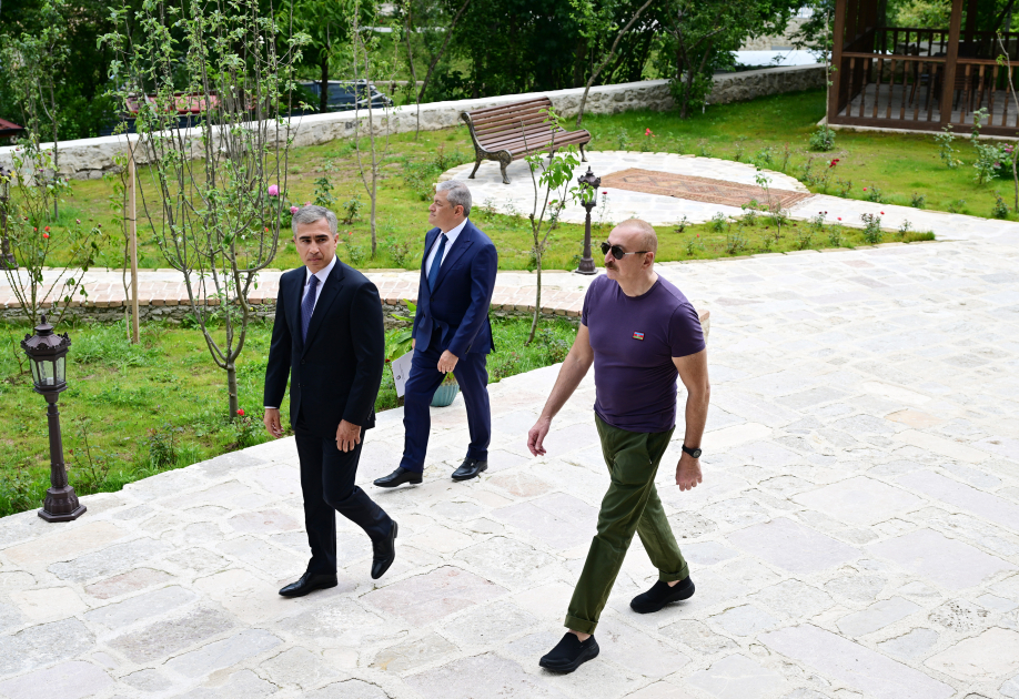 President Ilham Aliyev reviewed new buildings of “Yasaman” Hotel in Shusha (PHOTO)