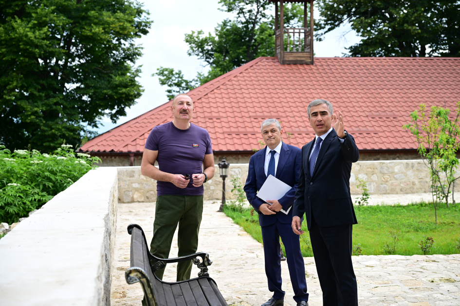 President Ilham Aliyev reviewed new buildings of “Yasaman” Hotel in Shusha (PHOTO)