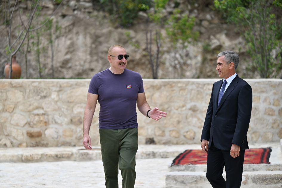 President Ilham Aliyev reviewed new buildings of “Yasaman” Hotel in Shusha (PHOTO)