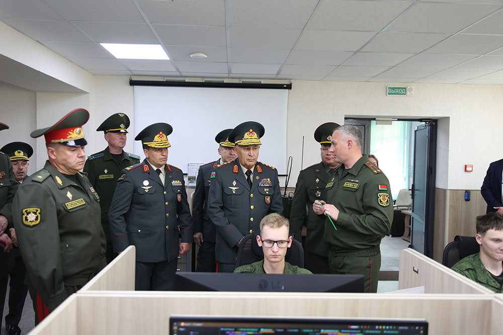 Azerbaijan's Chief of General Staff arrives in Belarus on official visit (PHOTO)