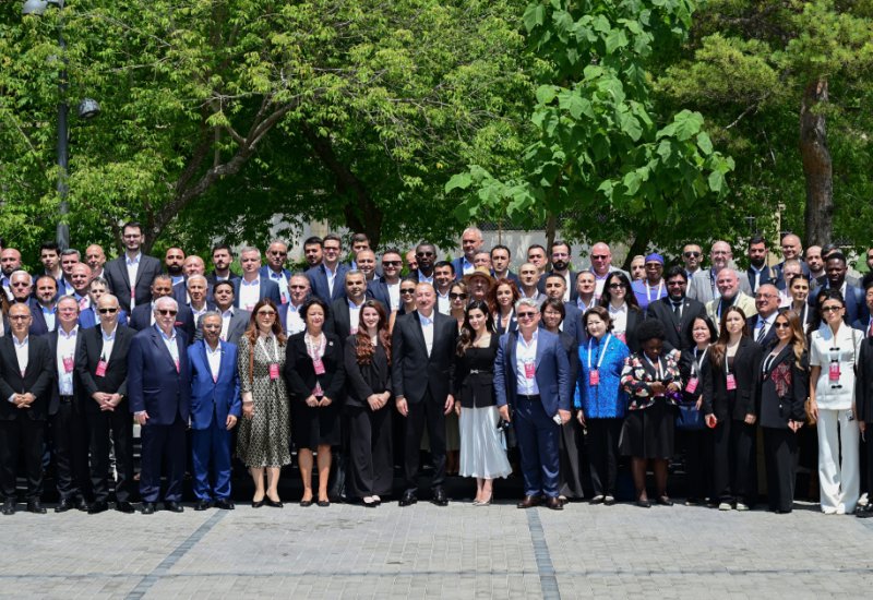 President Ilham Aliyev meets with participants of 4th Shusha Global Media Forum following opening ceremony (VIDEO)