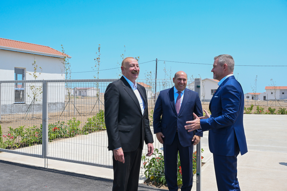 President Ilham Aliyev, President of Slovakia review construction progress in Bash Garvand village of Aghdam district (PHOTO)