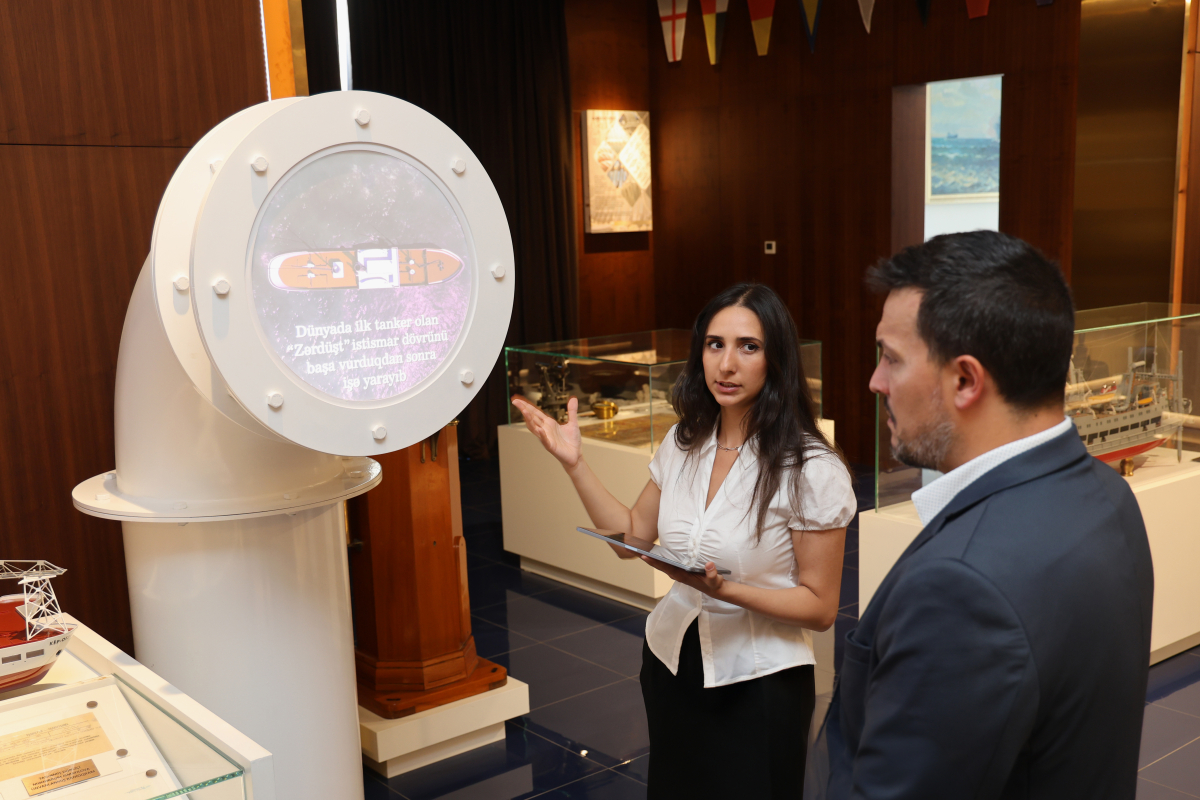 ASCO, World Bank discuss vessel support for Caspian wind energy (PHOTO)
