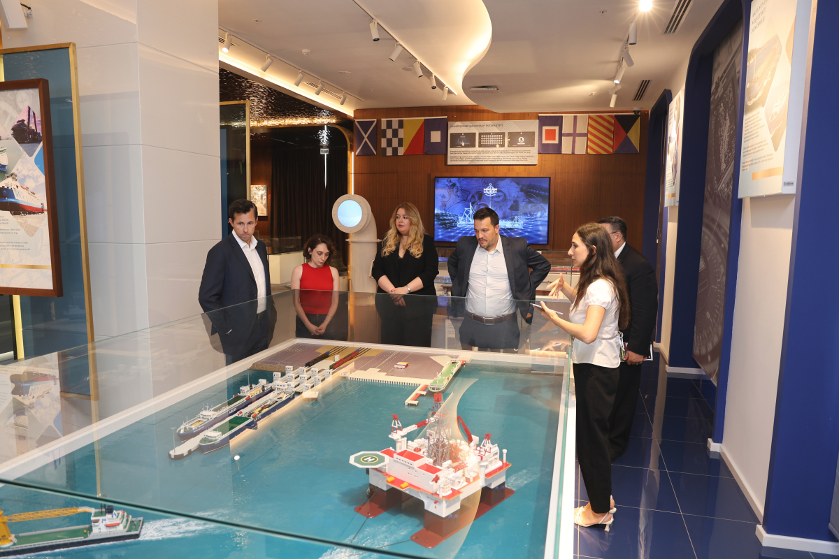 ASCO, World Bank discuss vessel support for Caspian wind energy (PHOTO)