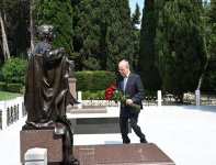 Prime Minister of Palestine visits Alley of Honors in Baku (PHOTO)
