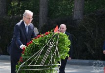 Prime Minister of Palestine visits Alley of Honors in Baku (PHOTO)