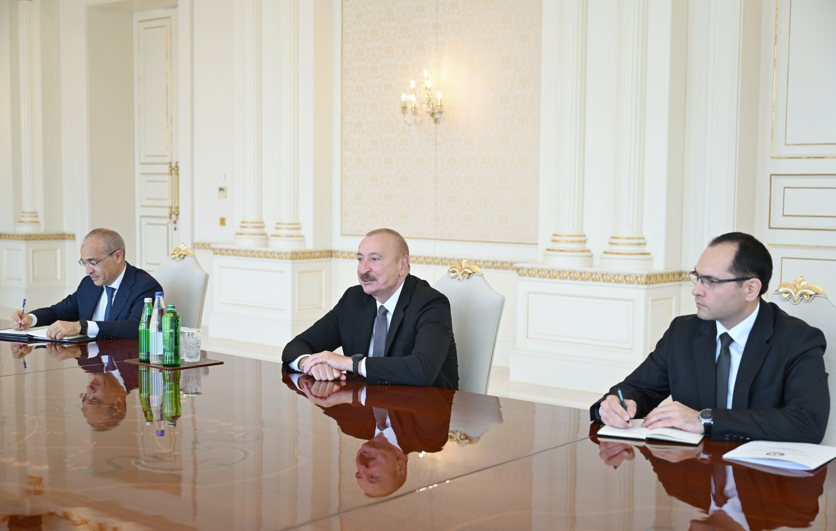 President Ilham Aliyev receives John Deere delegation (PHOTO/VIDEO)
