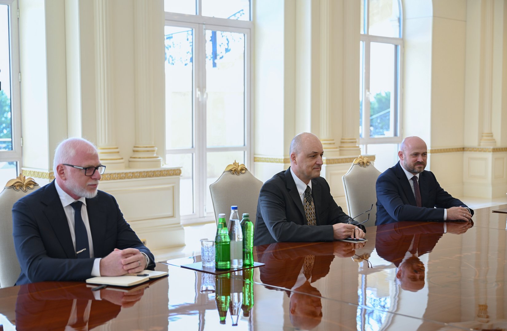 President Ilham Aliyev receives John Deere delegation (PHOTO/VIDEO)