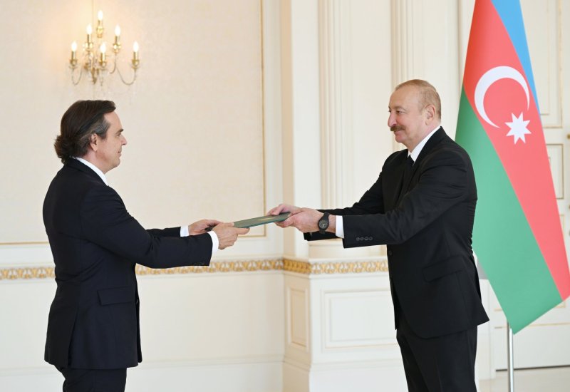 President Ilham Aliyev accepts credentials of Brazil's newly appointed ambassador (PHOTO)
