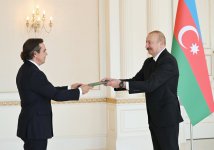 President Ilham Aliyev receives credentials of newly appointed Brazilian ambassador (PHOTO)