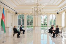 President Ilham Aliyev receives credentials of newly appointed Brazilian ambassador (PHOTO)