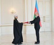 President Ilham Aliyev accepts credentials of Oman's newly appointed ambassador (PHOTO)