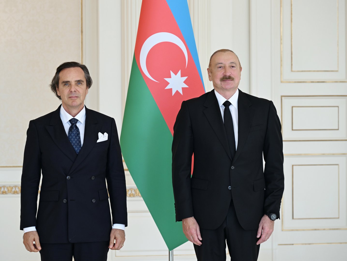 President Ilham Aliyev receives credentials of newly appointed Brazilian ambassador (PHOTO)