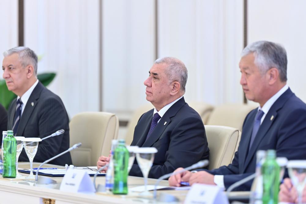 Azerbaijan parliament speaker meets Uzbekistan's prosecutor general (PHOTO)