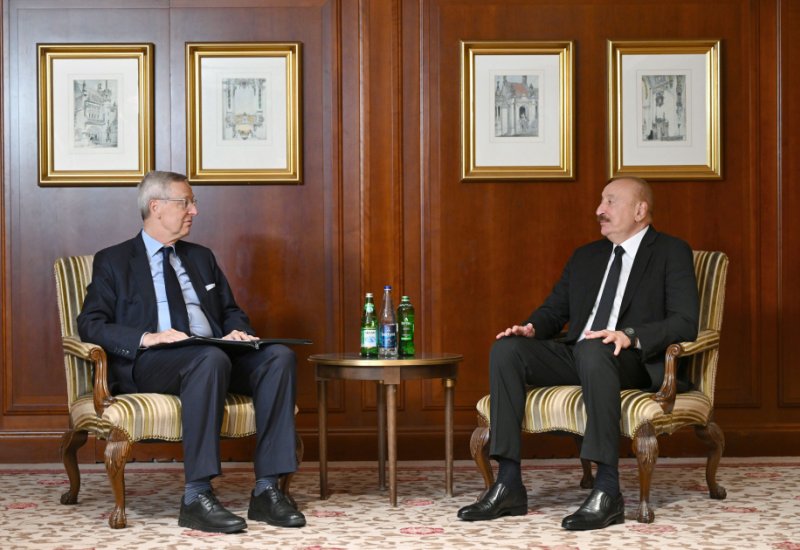 President Ilham Aliyev meets with Chairman of Eastern Committee of German Economy (PHOTO)