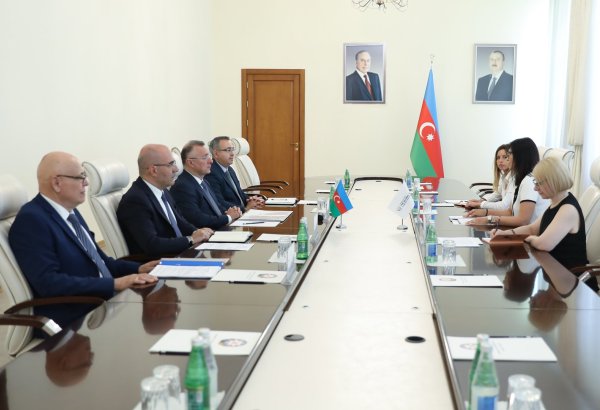 Azerbaijan and Global Fund explore future cooperation paths (PHOTO)