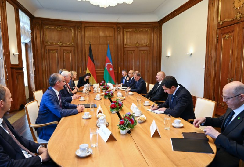 President Ilham Aliyev and German President Frank-Walter Steinmeier hold an expanded meeting (PHOTO)