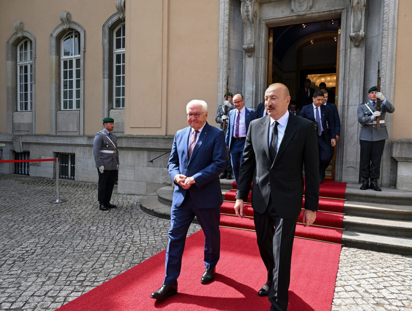 President Ilham Aliyev and German President Frank-Walter Steinmeier hold expanded meeting (PHOTO)