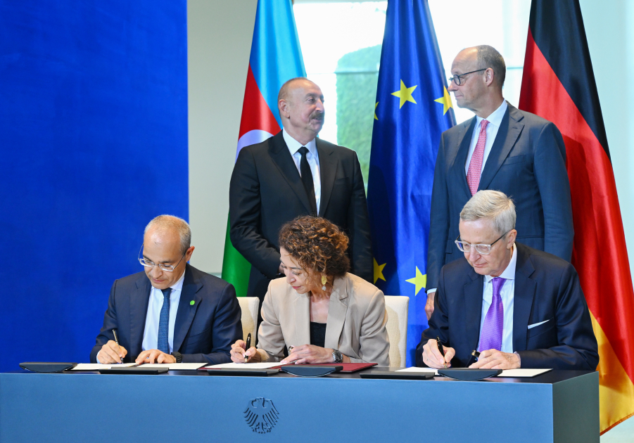 Azerbaijan-Germany documents signed in Berlin (PHOTO)
