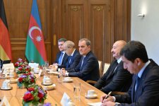 President Ilham Aliyev and German President Frank-Walter Steinmeier hold expanded meeting (PHOTO)