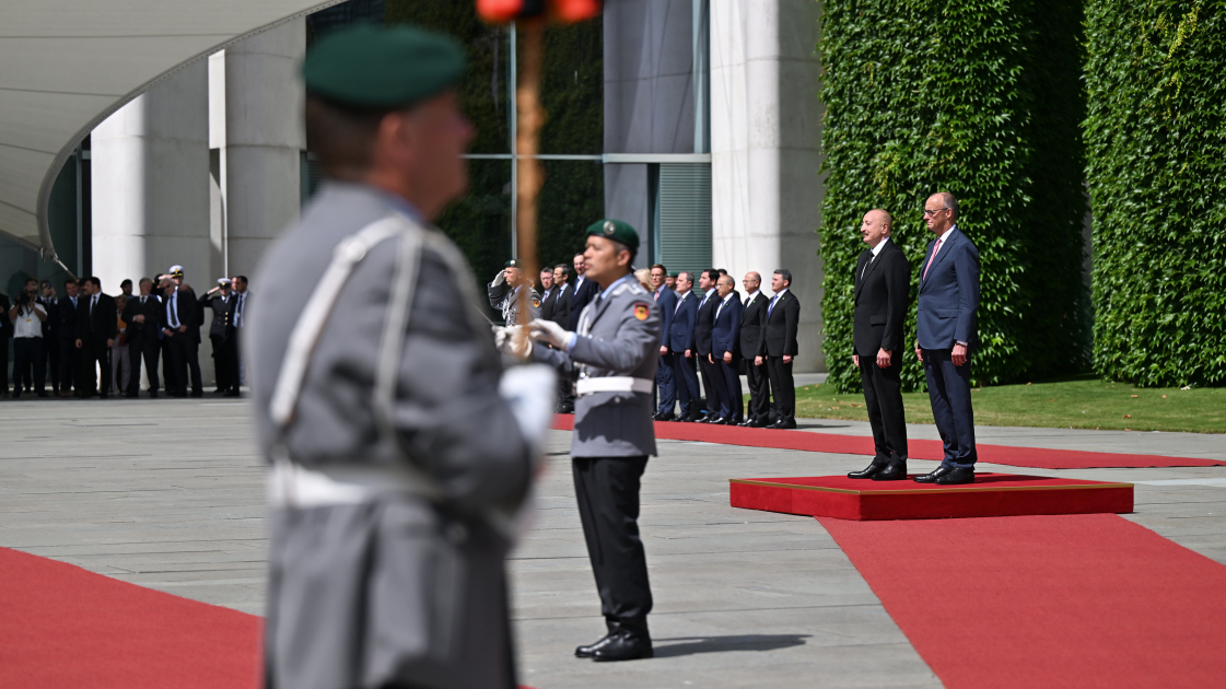Berlin hosts official welcome ceremony for President Ilham Aliyev (PHOTO/VIDEO)