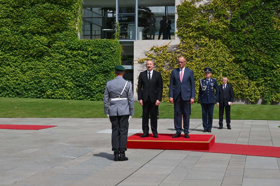 Berlin hosts official welcome ceremony for President Ilham Aliyev (PHOTO/VIDEO)