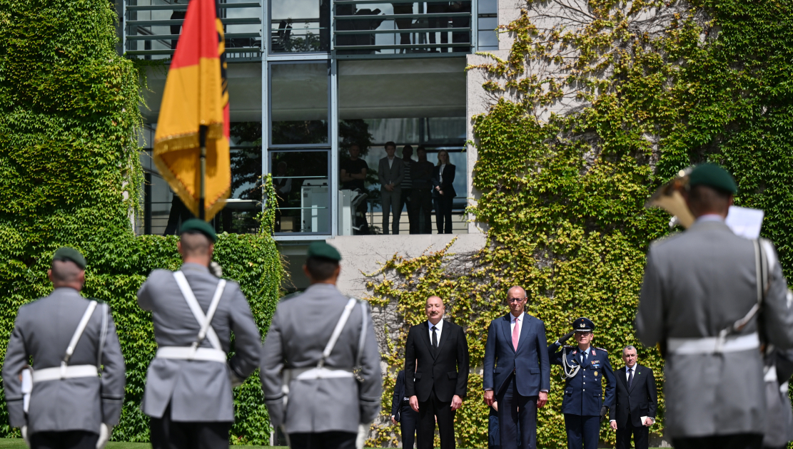 Berlin hosts official welcome ceremony for President Ilham Aliyev (PHOTO/VIDEO)