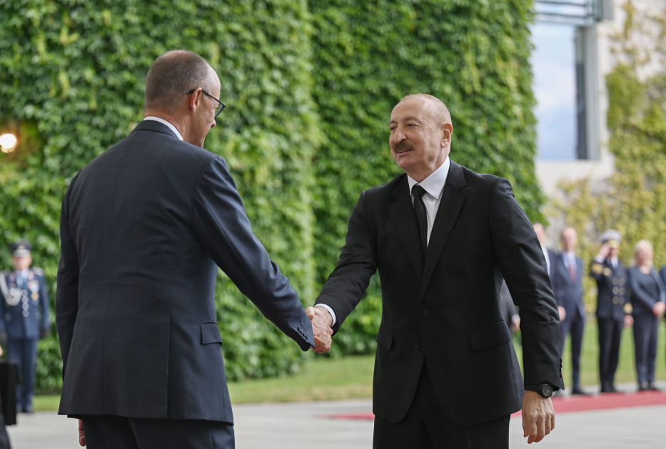 Berlin hosts official welcome ceremony for President Ilham Aliyev (PHOTO/VIDEO)