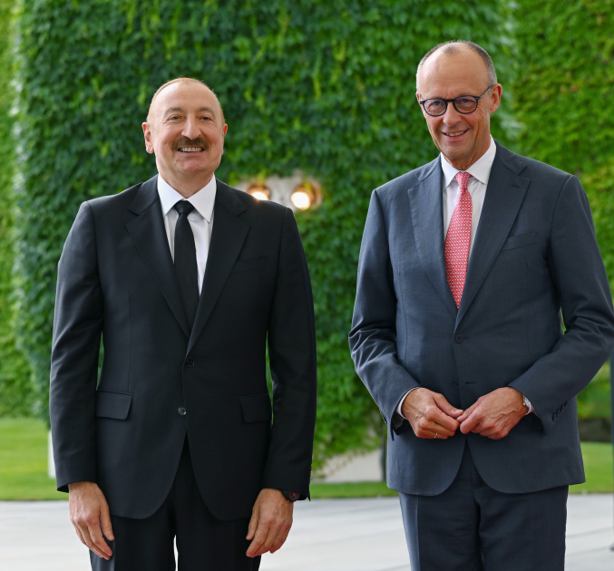 Berlin hosts official welcome ceremony for President Ilham Aliyev (PHOTO/VIDEO)