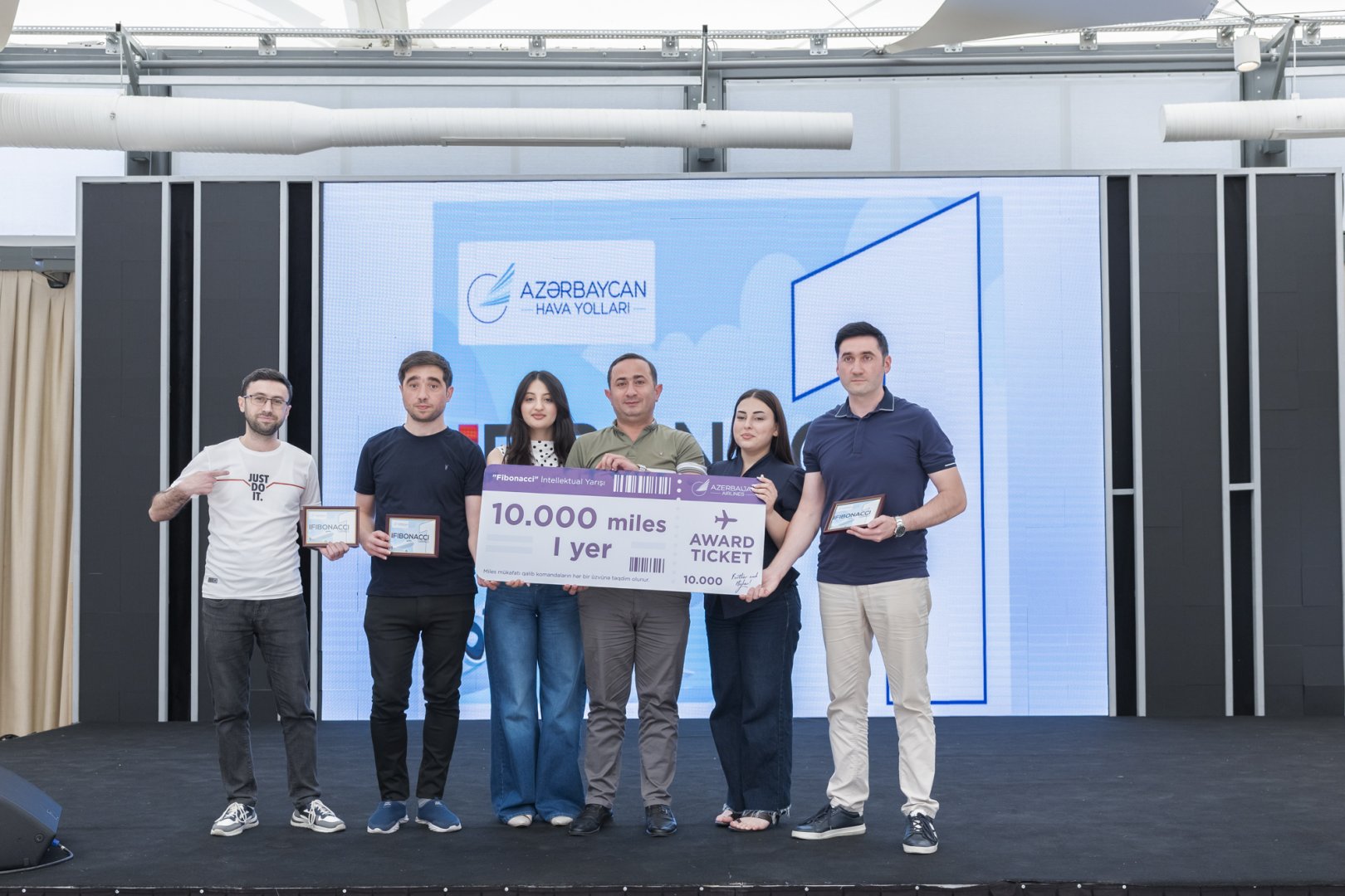 Azerbaijan Airlines organizes “Fibonacci” intellectual competition for media representatives to mark National Press Day (PHOTO)